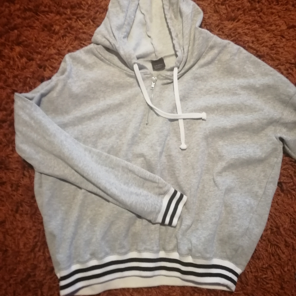 Free Press Heather gray sweater